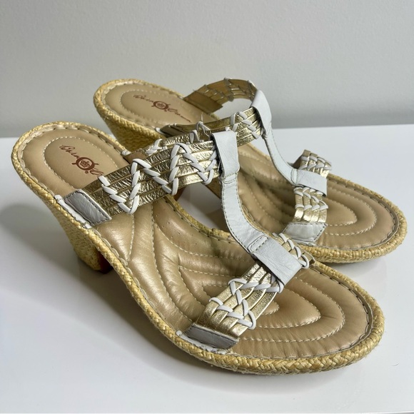 Born Crown Women’s Gold And White Wedge Sandals Size 10 - Picture 3 of 9